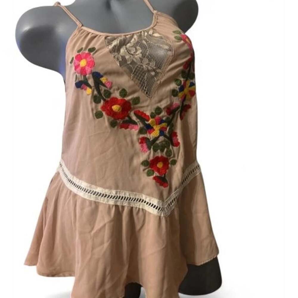 Vava by Joy Han Embroidered Tank Top Size XS Tan Lace Ruffle Hem